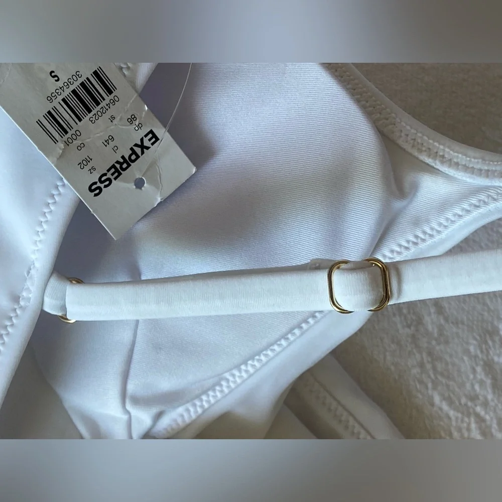 Express chic white